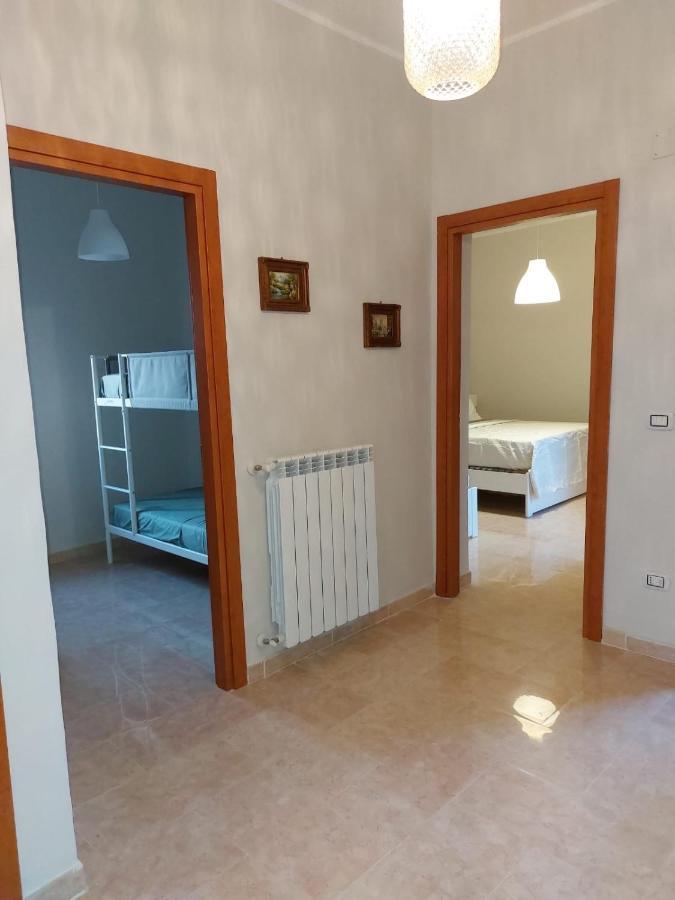 Esther Guest House Castel Volturno Eksteriør billede