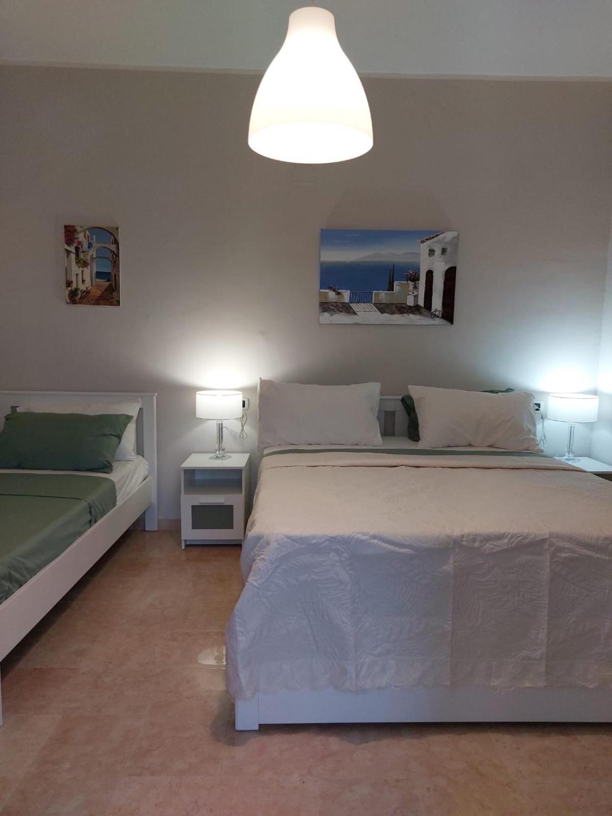 Esther Guest House Castel Volturno Eksteriør billede